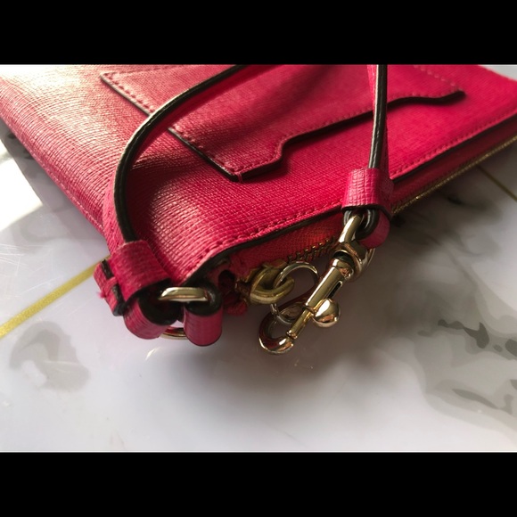 Pink coach wristlet - Picture 4 of 8